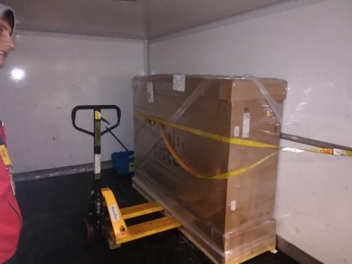 Duży i ciężki telewizor