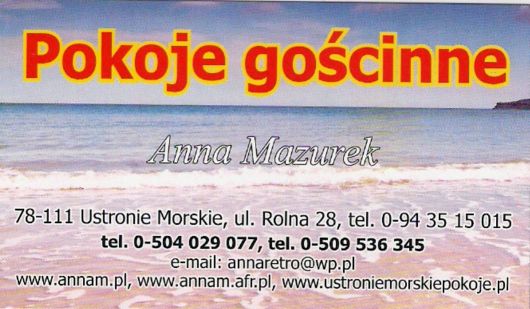 Wizytówka z informacją o pokojach gościnnych w Ustroniu Morskim na tle plaży i morza.