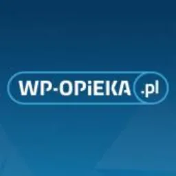 Logo WP-OPIEKA.pl na niebieskim tle, otoczone owalną obwódką. Nazwa domeny w kolorze białym, z wyróżnionym na czerwono fragmentem '.pl'.