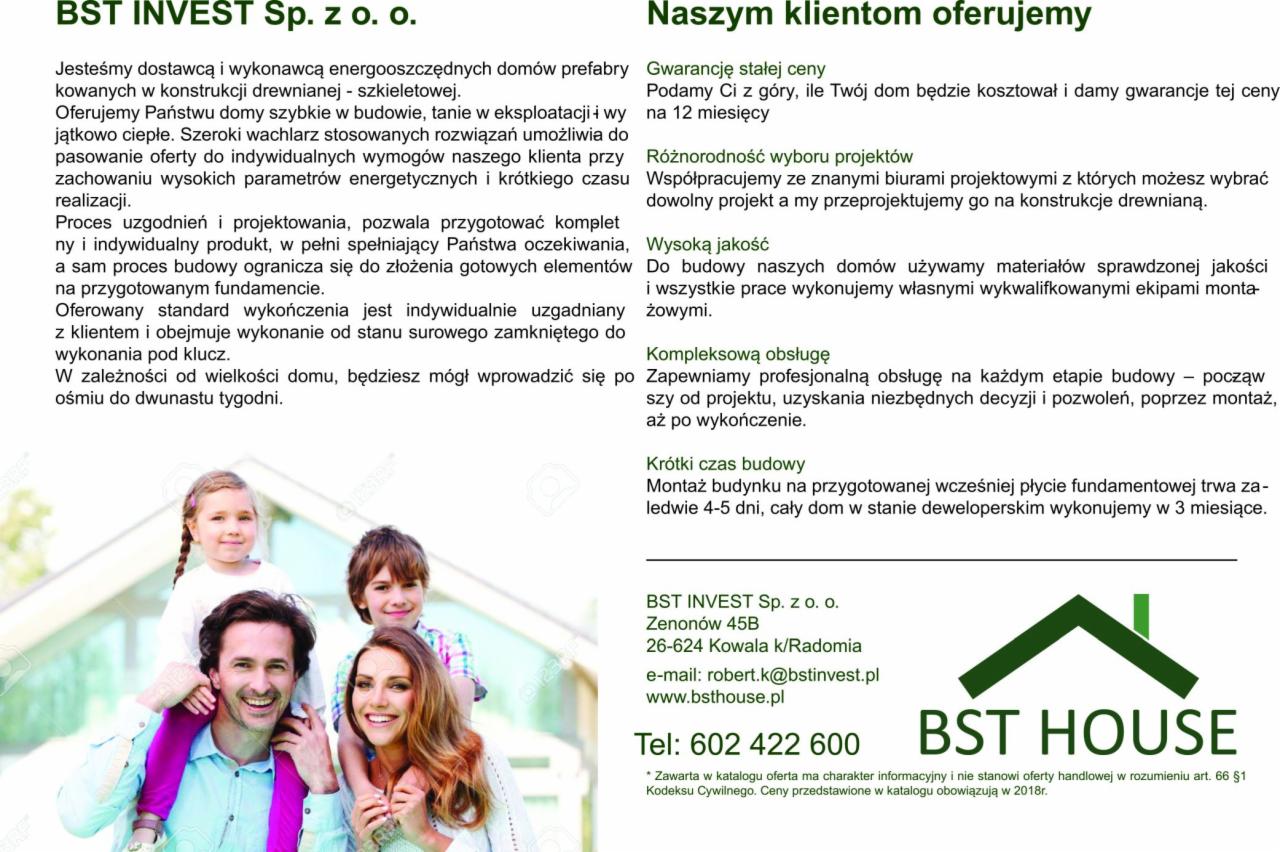 Zdjęcie z katalogu firmy budowlanej, uśmiechnięta rodzina na tle wizualizacji domu szkieletowego, oferta budowy domów.