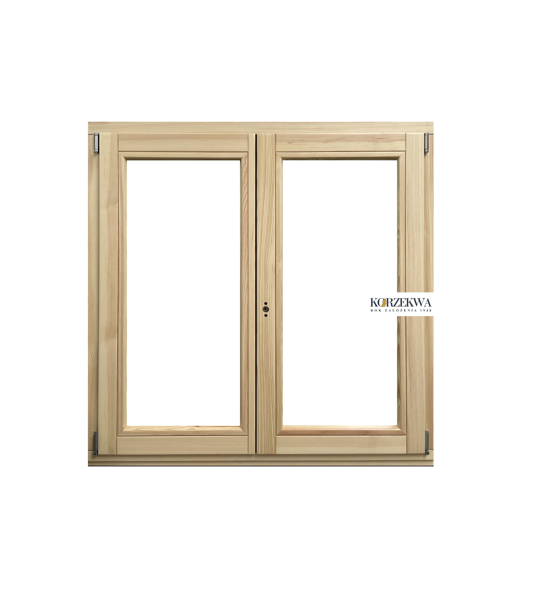 Dwuskrzydłowe, naturalne okno z drewna sosnowego, z widocznym logo producenta w prawym górnym rogu.