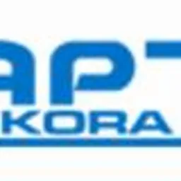 Niebieskie logo firmy APJ SIKORA na białym tle.