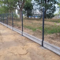 Maskin Roboty Ziemne - Montaż ogrodzeń panelowych z niwelacja terenu