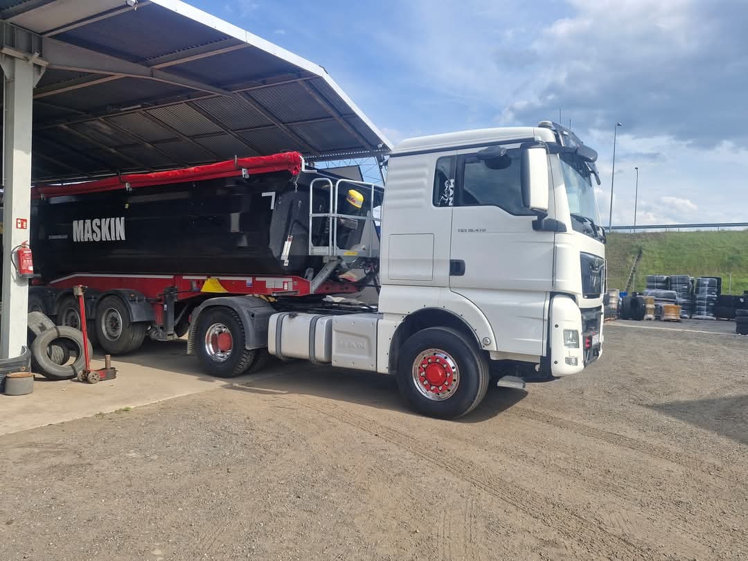 Ciagnik siodłowy 4x4