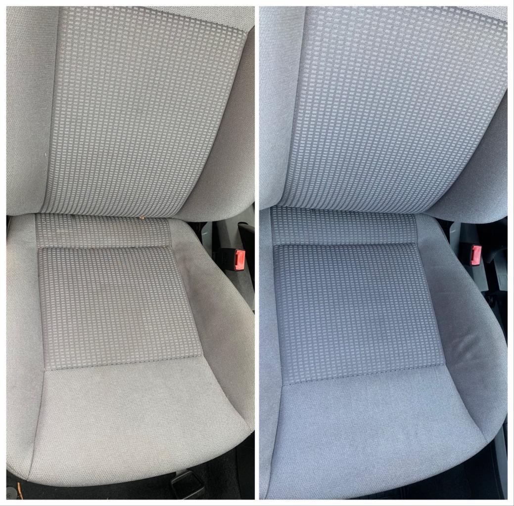Porównanie: Fotel samochodowy z szarej tapicerki, po lewej stronie widoczny brud, po prawej - po czyszczeniu, z widocznym efektem odświeżenia koloru i usunięcia plam.