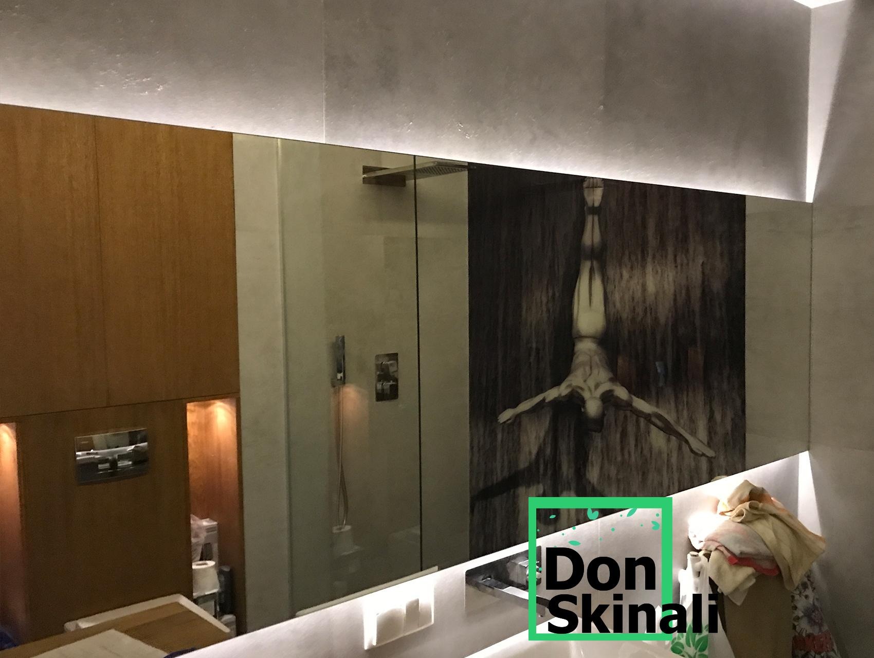 Lustro z podświetleniem LED. Producent: DonSkinali Sp z o.o.