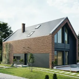 Wizualizacja nowoczesnego domu jednorodzinnego z ceglaną elewacją, grafitową stolarką okienną i metalowym dachem z lukarnami, otoczonego zadbanym trawnikiem i elementami małej architektury.