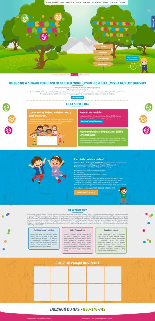 Projekt strony internetowej żłobka językowego z ilustracjami drzew z nazwami w kolorowych literach, wesołą grafiką i informacjami o rekrutacji.