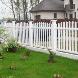 Royal Fencing - nowoczesne systemy ogrodzeń plastikowych PVC (PVC)