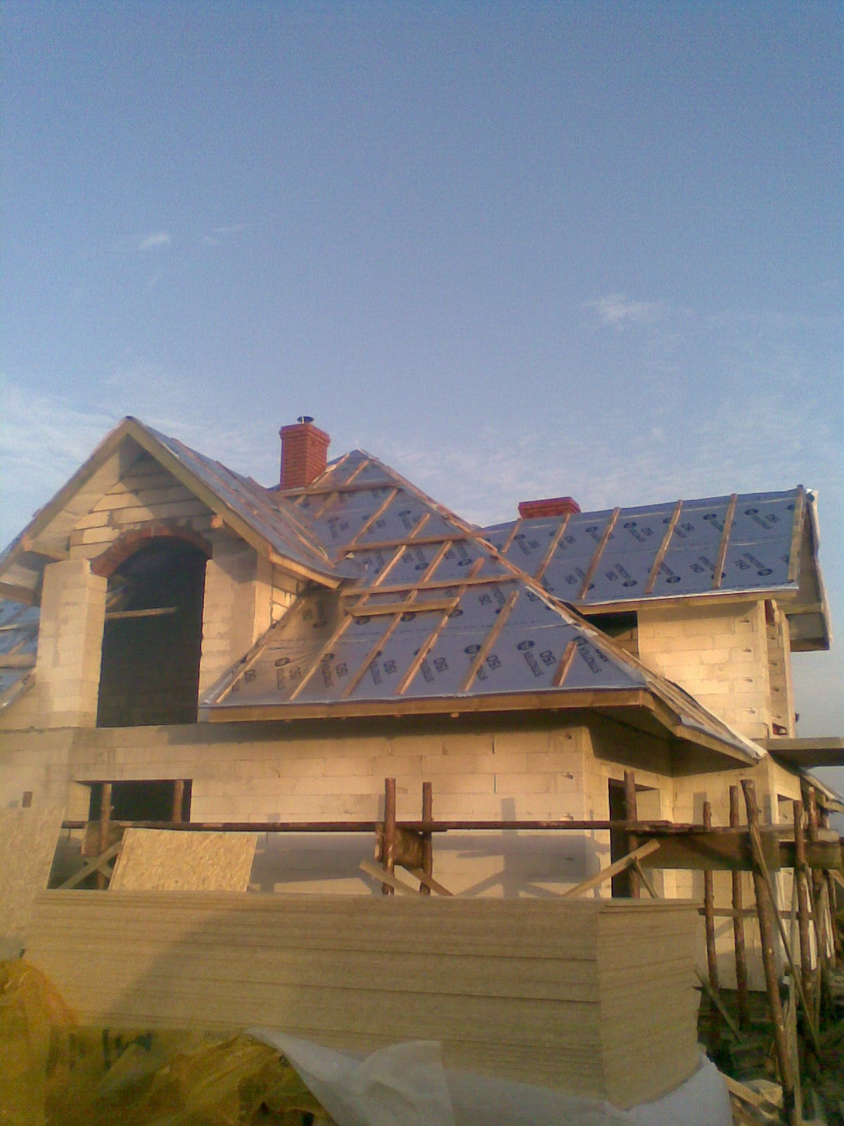 przyjmę zlecenie na dachy