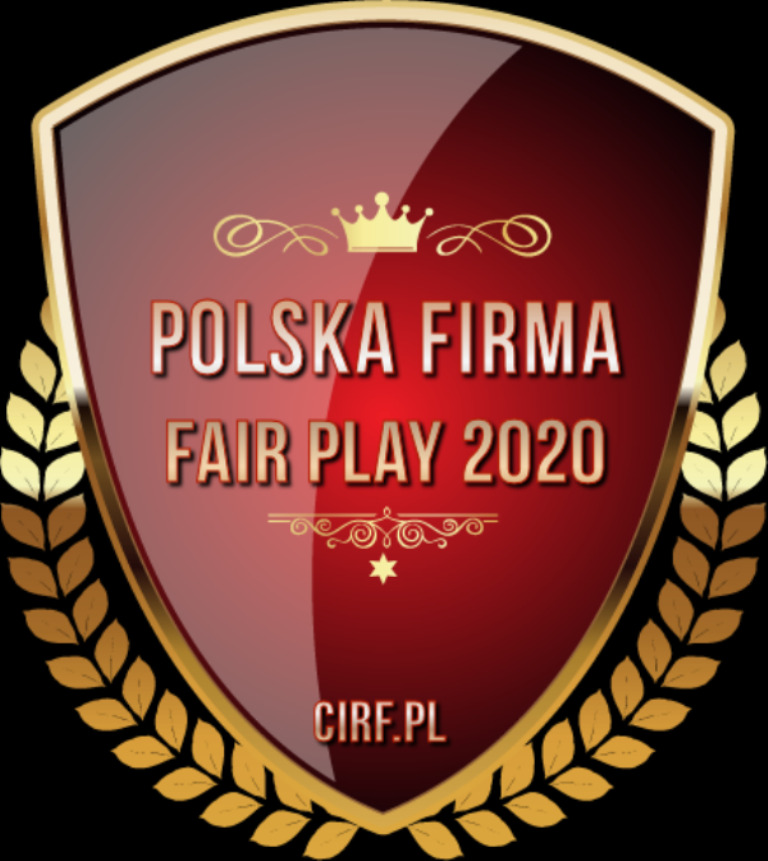 Certyfikat Polska Firma Fair Play 2020 w kształcie tarczy z koroną, otoczony złotym wieńcem laurowym, na ciemnym tle.