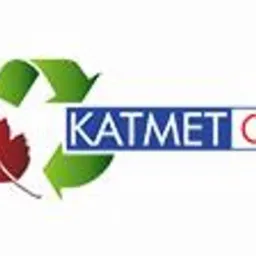 Logo firmy Katmet GA z symbolem recyklingu i czerwonym liściem klonu na białym tle.
