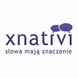 Fioletowe logo firmy Xnativi z hasłem 'słowa mają znaczenie' oraz dwoma dymkami dialogowymi w prawym górnym rogu.
