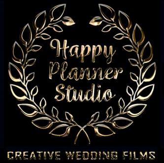 Złoty logotyp 'Happy Planner Studio' z motywem roślinnym na czarnym tle, poniżej napis 'CREATIVE WEDDING FILMS'.