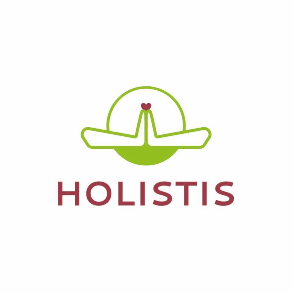 Logo firmy Holistis przedstawiające uproszczoną sylwetkę osoby w pozycji Namaste, z dłońmi złożonymi nad głową, tworzącymi serce, na tle zielonego okręgu.