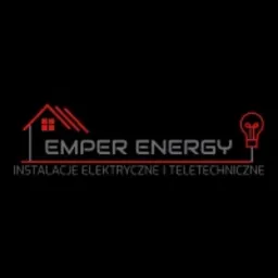 Logo firmy EMBER ENERGY z symbolem domu z czerwonym dachem i żarówki na czarnym tle, napis INSTALACJE ELEKTRYCZNE I TELETECHNICZNE