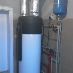 Powietrzna pompa ciepła Buderus WPT do ciepłej wody użytkowej