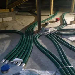 Montaż rekuperacji, 150 m2 styropian dach podłoga xps 3x5 cm grubość, następnie wylewka styrobetonem z mixokreta.