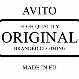 Avito - Etykieta z napisem 'AVITO HIGH QUALITY ORIGINAL BRANDED CLOTHING MADE IN EU' w czarnej ramce na białym tle.