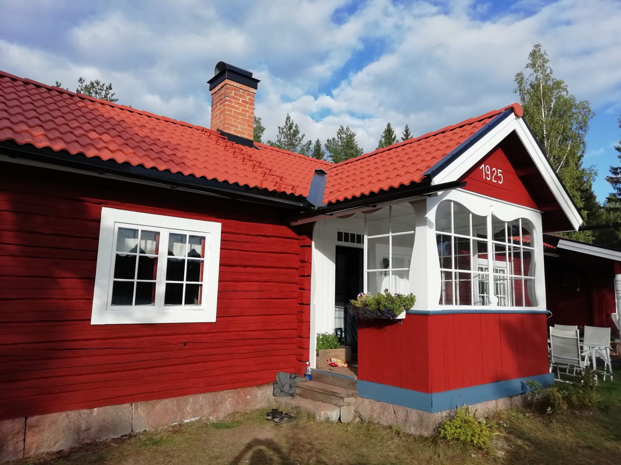 Wykonanie renowacji elewacji budynku drewnianego.