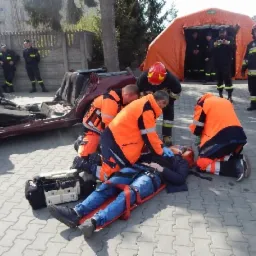 Pokaz ratownictwa medycznego na zakończenie kursu podstawowego druhów OSP