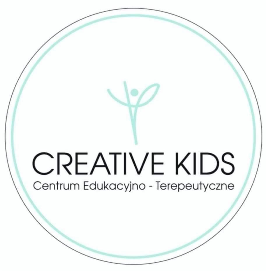 Logo Creative Kids: stylizowana postać dziecka z podniesionymi rękami w okręgu, centrum edukacyjno-terapeutyczne.