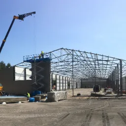 Hala produkcyjna o powierzchni 4000 m2.