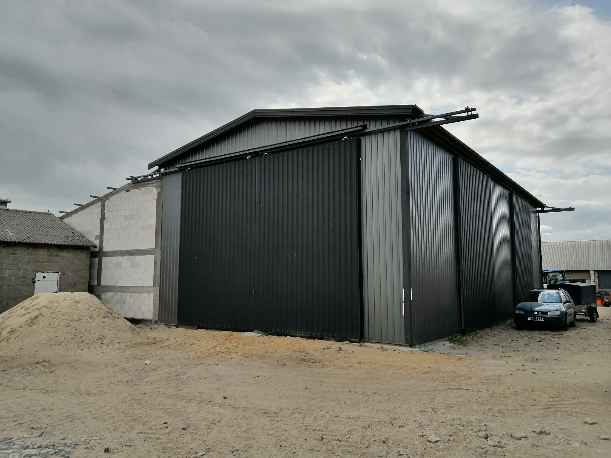 Hala na maszyny rolnicze. Prywatny inwestor.