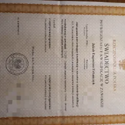 Skan świadectwa potwierdzającego kwalifikacje zawodowe montera instalacji sanitarnych Jakuba Eugeniusza Urbańczyka z Wrocławia, zdającego egzamin w 2014 roku.