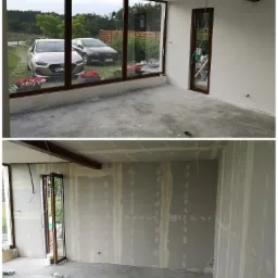 Dwu-częściowy obraz wnętrza w trakcie prac wykończeniowych: na górze surowy stan z widokiem na zewnątrz przez okno z samochodami, na dole ściany z zamontowanymi płytami, z widocznymi łączeniami...