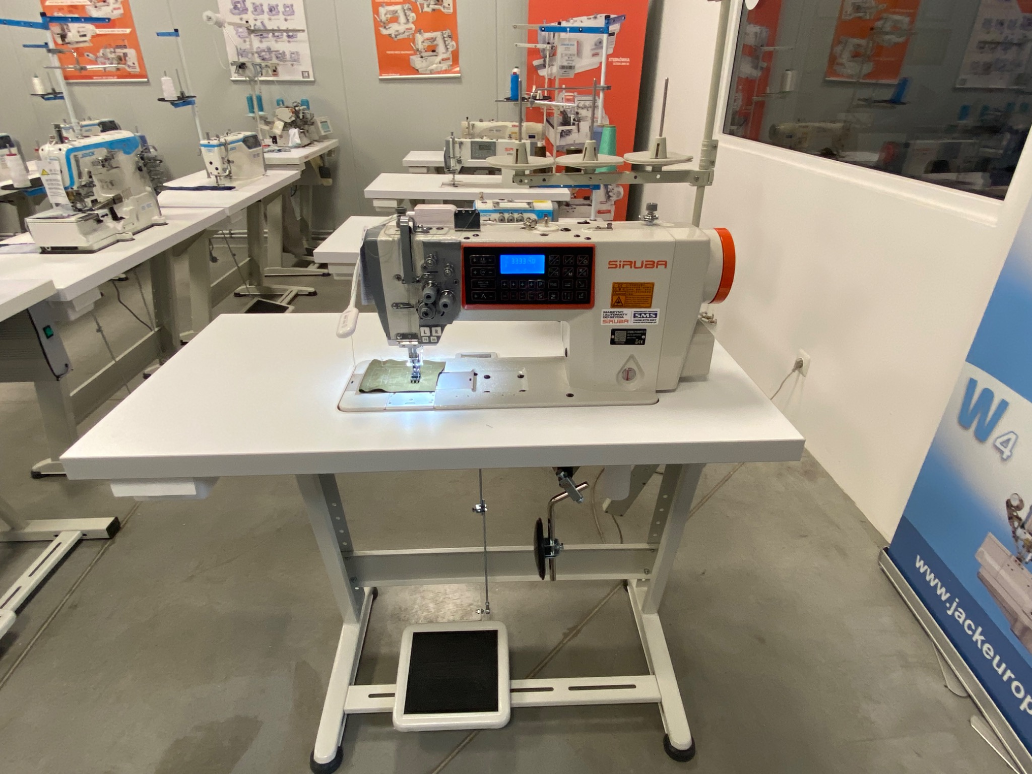 Dwuigłówka z wyłączaną igłą