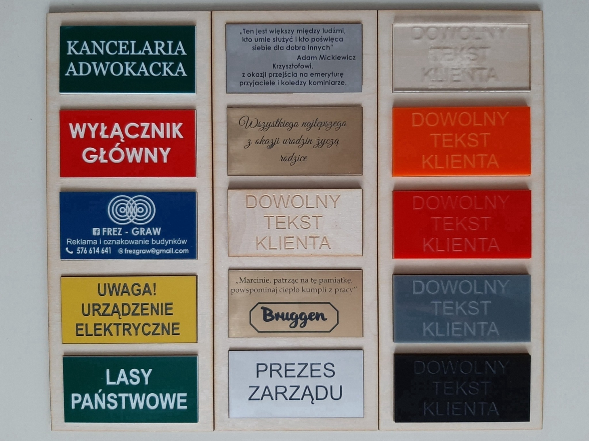 Tabliczki grawerowane.