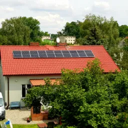 Instalacja 3,3kWp na panelach Sharp.