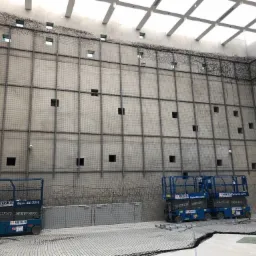 Wykonanie podkonstrukcji wystawy - Counting Memories-Chiharu Shiota-w-Muzeum-Śląskim