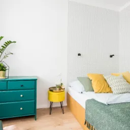 sypialnia na małej powierzchni kawalerki