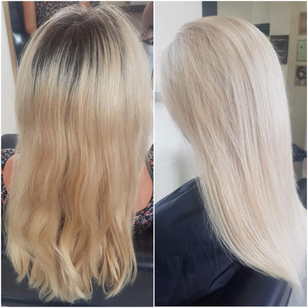 Porównanie włosów przed i po koloryzacji: odrosty i ciepły blond kontra chłodny, platynowy odcień.