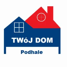 Grafika wektorowa: stylizowany niebiesko-czerwony dom z napisem 'TWÓJ DOM Podhale', okno z białymi szprosami i okrągłe okno na czerwonym dachu z kominem.