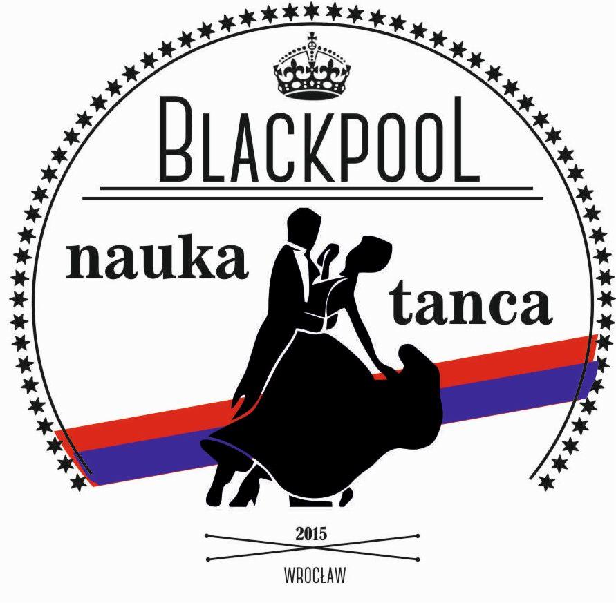 Logo z sylwetkami pary tanecznej w czerni, napisem 'Blackpool', 'nauka tanca', koroną, obramowaniem z gwiazd, rokiem 2015 i nazwą miasta 'Wrocław'.