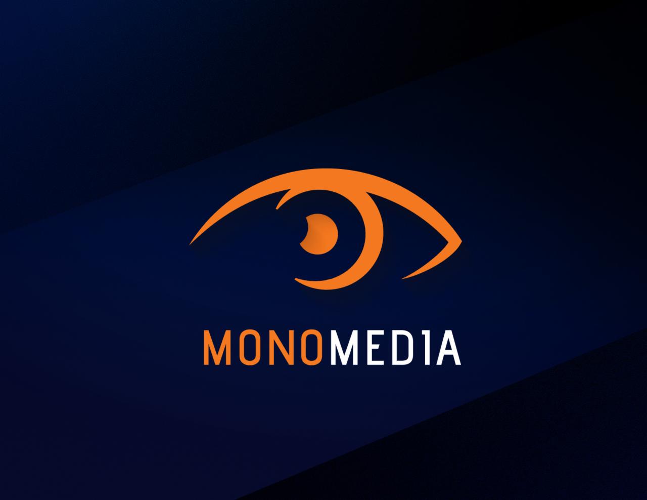 Pomarańczowe logo firmy Monomedia przedstawiające stylizowane oko na ciemnogranatowym tle z gradientem.