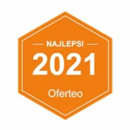 Pomarańczowa odznaka z napisem 'NAJLEPSI 2021 Oferteo' w białej czcionce.