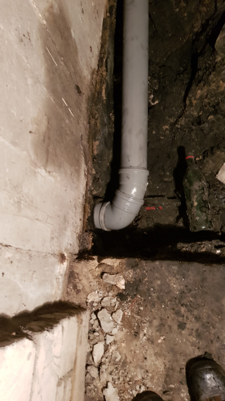 Awaryjne usunięcie rury żeliwnej i montaż PCV