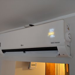 Klimatyzator LG Dualcool z oczyszczaczem powietrza i czujnikiem PM10. Realizacja: Kraków.