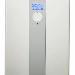 Biały panel sterowania Danfoss z wyświetlaczem LCD pokazującym temperaturę pokojową 21°C, tryb pracy pompy ciepła ustawiony na AUTO, oraz przyciskami dotykowymi plus i minus.