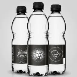 Polecamy wodę w opakowaniach 0,3l szkło z logo firmy 0,5l i 1,5l w butelkach PET 19l do dystrybutorów