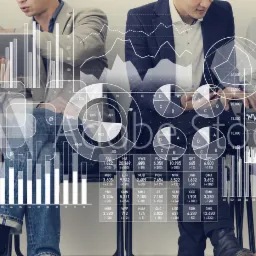 Zespół analizuje dane finansowe na tabletach i laptopach, nakładka graficzna z wykresami słupkowymi, kołowymi i liniowymi.