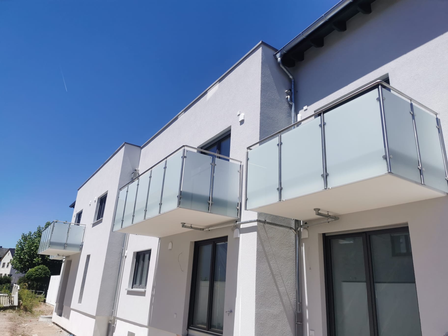 Balustrada nierdzewna z szybą mleczną