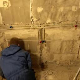 Nowa instalacja wodna w łazience rurki PP, od Zwycięstwa. 