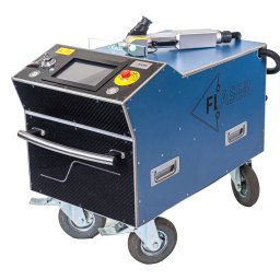 Flaser Sp. z o.o. - Mobilna maszyna do czyszczenia laserowego FLASER z panelem sterowania, przyciskiem awaryjnym i laserową głowicą czyszczącą.