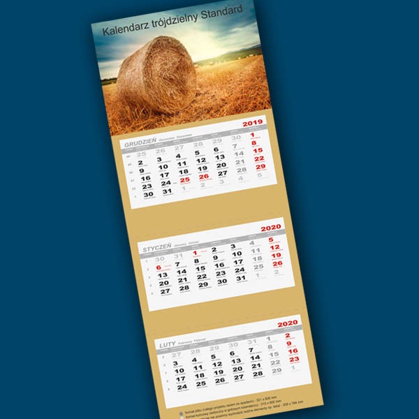 Trójdzielny kalendarz ścienny z grafiką bala siana na polu, obejmujący miesiące grudzień 2019, styczeń i luty 2020, prezentowany pod kątem na ciemnoniebieskim tle.