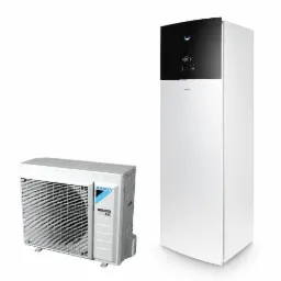 Biała pompa ciepła Daikin Altherma 3 R ECH2O z jednostką zewnętrzną, prezentacja produktowa na białym tle.
